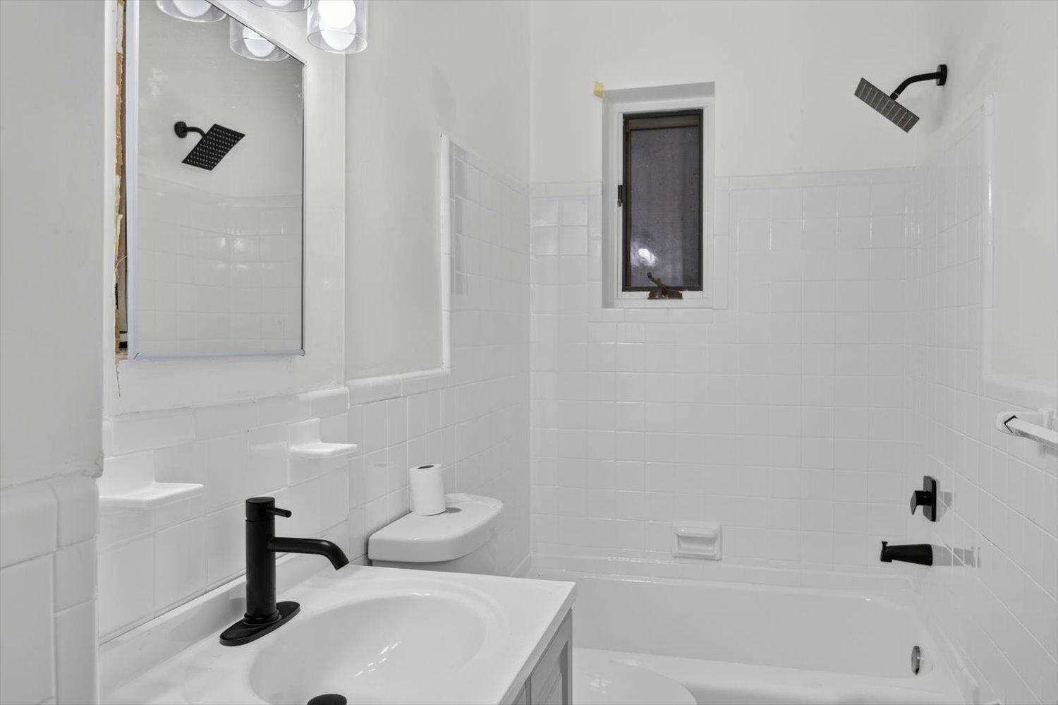 705 8th Street Southeast, Unit 100 Washington, DC 20003 - Photo 8 of 16 Fresh Full Bathroom