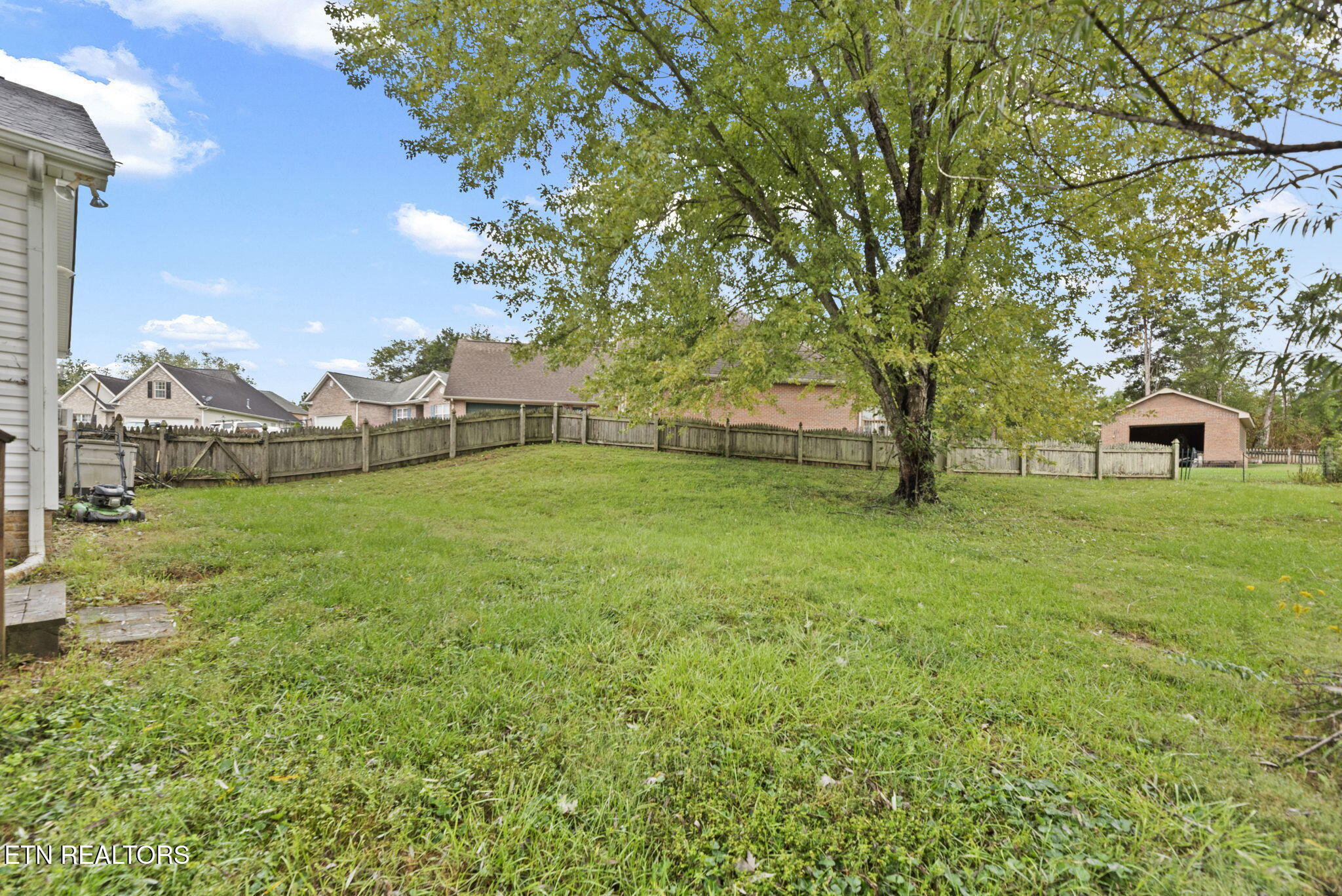 7406 Crossbow Lane Corryton, TN 37721 - Photo 27 of 30 27-web-or-mls-Crssbw7406 (79)