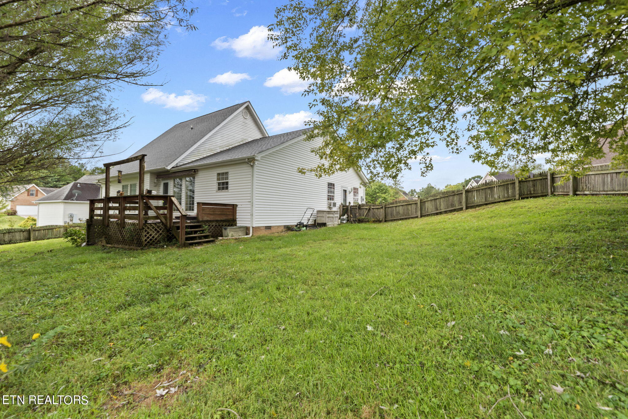 7406 Crossbow Lane Corryton, TN 37721 - Photo 29 of 30 28-web-or-mls-Crssbw7406 (87)