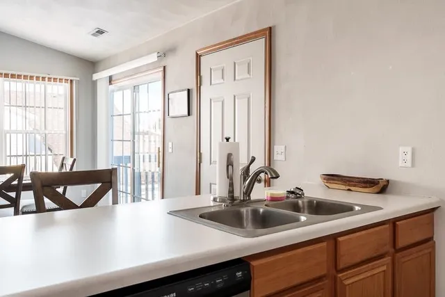 $180,000 | 10138 Monarch Road, Unit 4, Roscoe, IL 61073