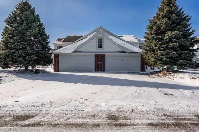 $180,000 | 10138 Monarch Road, Unit 4, Roscoe, IL 61073