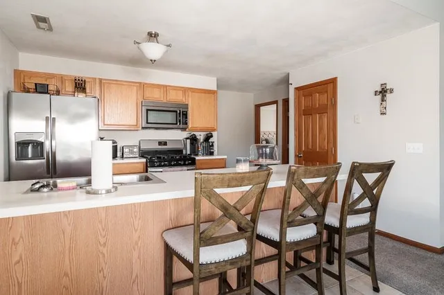 $180,000 | 10138 Monarch Road, Unit 4, Roscoe, IL 61073