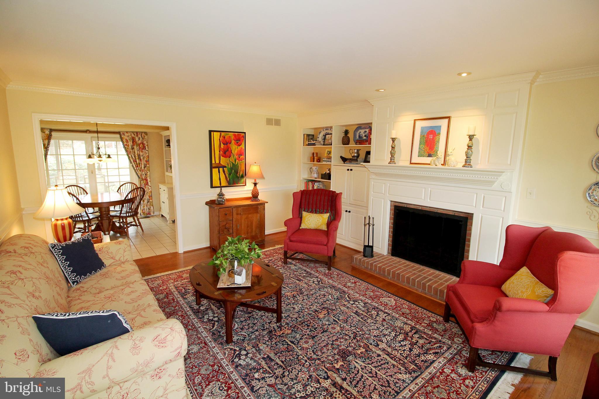 1003 Valewood Road Towson, MD 21286 - Photo 12 of 53 Family room - gas fireplace with mantel