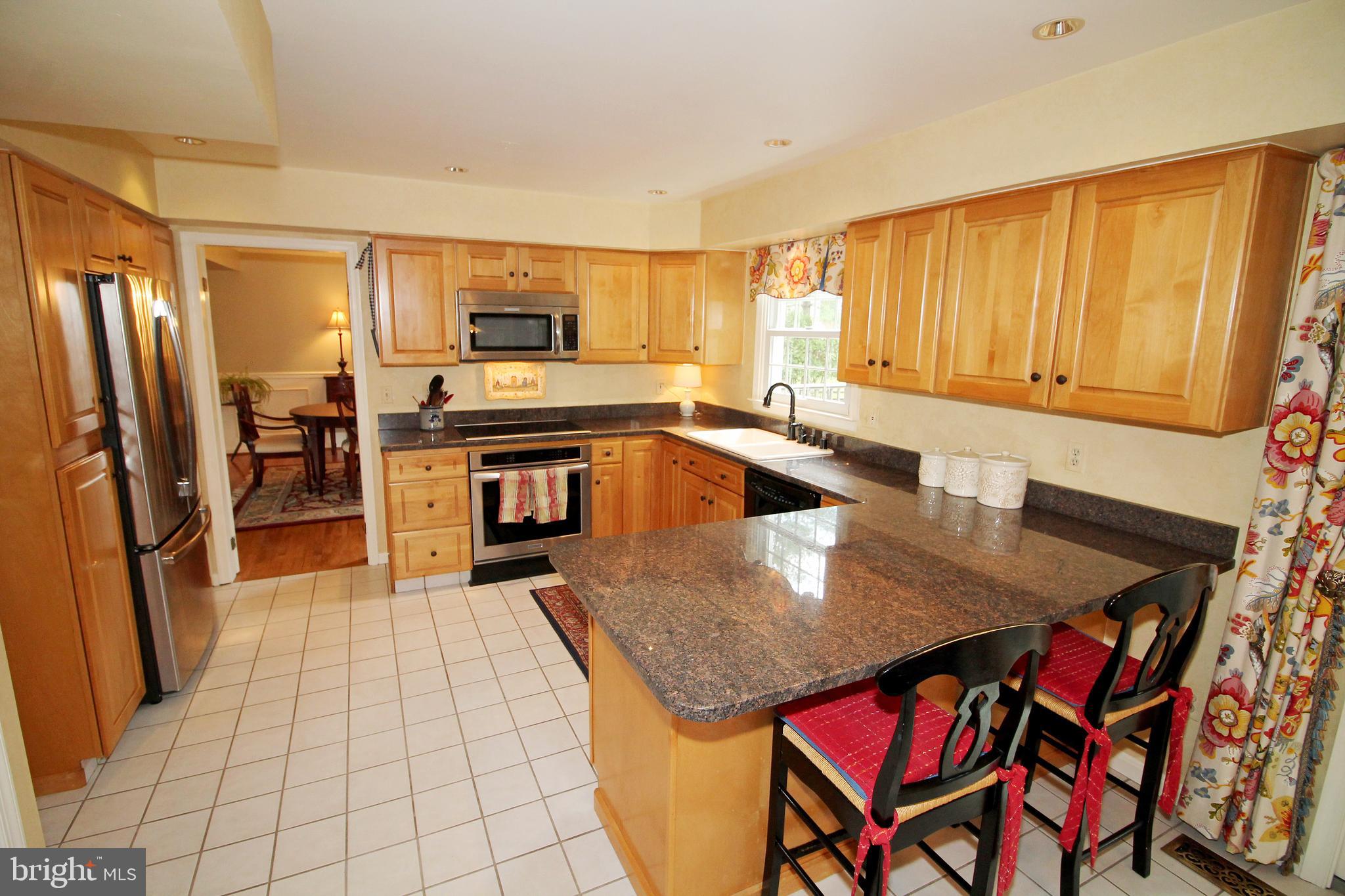 1003 Valewood Road Towson, MD 21286 - Photo 17 of 53 Kitchen - granite counters