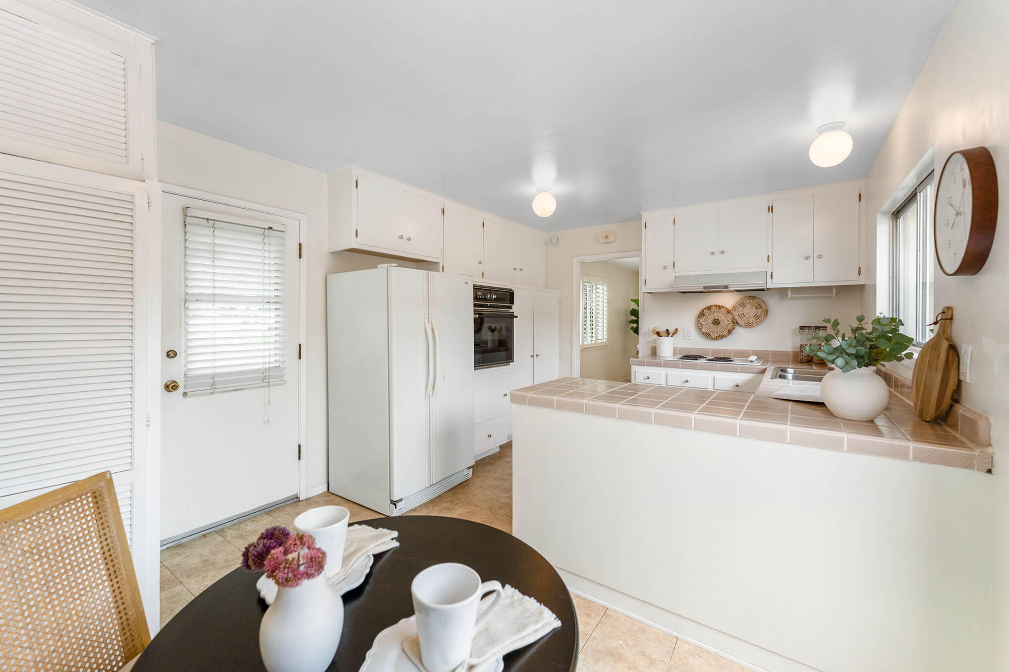 875 Cieneguitas Road Santa Barbara, CA 93110 - Photo 21 of 39 Kitchen and dining - 875 Cieneguitas Rd