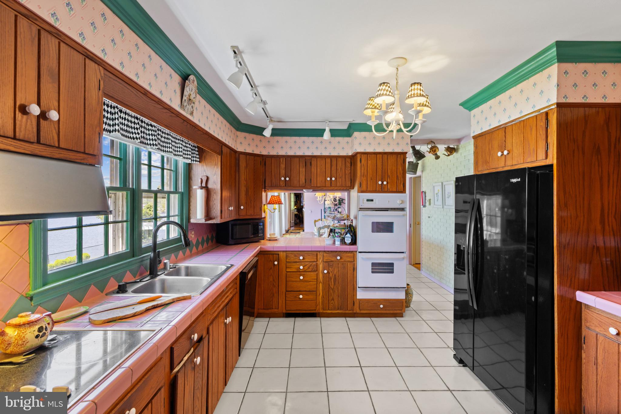1552 Widows Mite Road Edgewater, MD 21037 - Photo 7 of 51 Kitchen