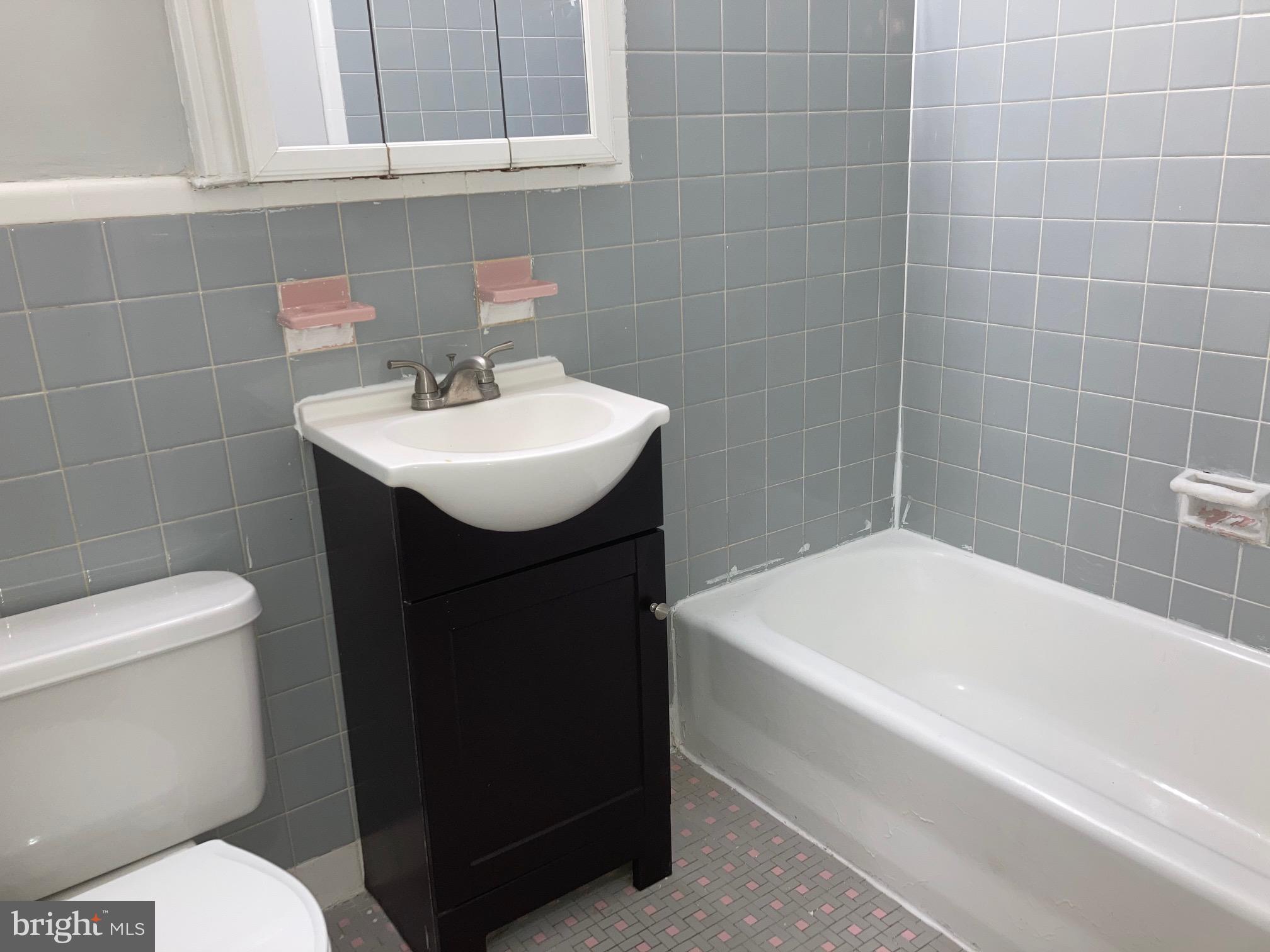7326 Ruskin Road Philadelphia, PA 19151 - Photo 8 of 12