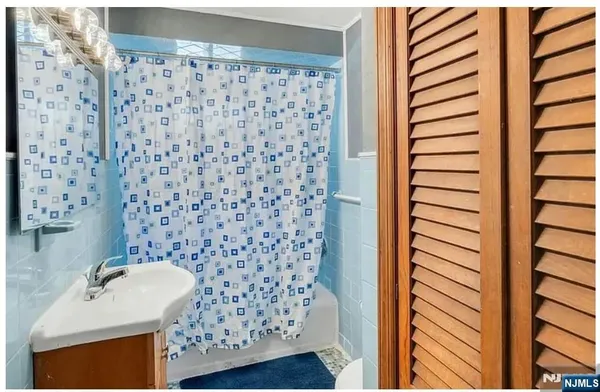 $3,800 | 649 New Jersey Avenue, Unit 1, Lyndhurst, NJ 07071