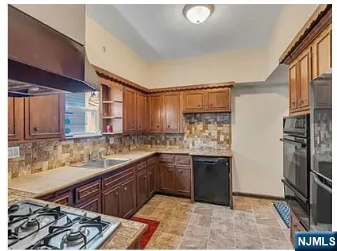 $3,800 | 649 New Jersey Avenue, Unit 1A, Lyndhurst, NJ 07071
