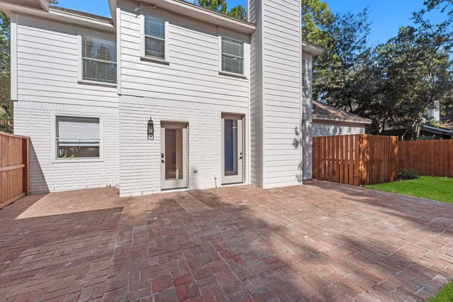 $735,000 | 61 West Night Heron Place, The Woodlands, TX 77382