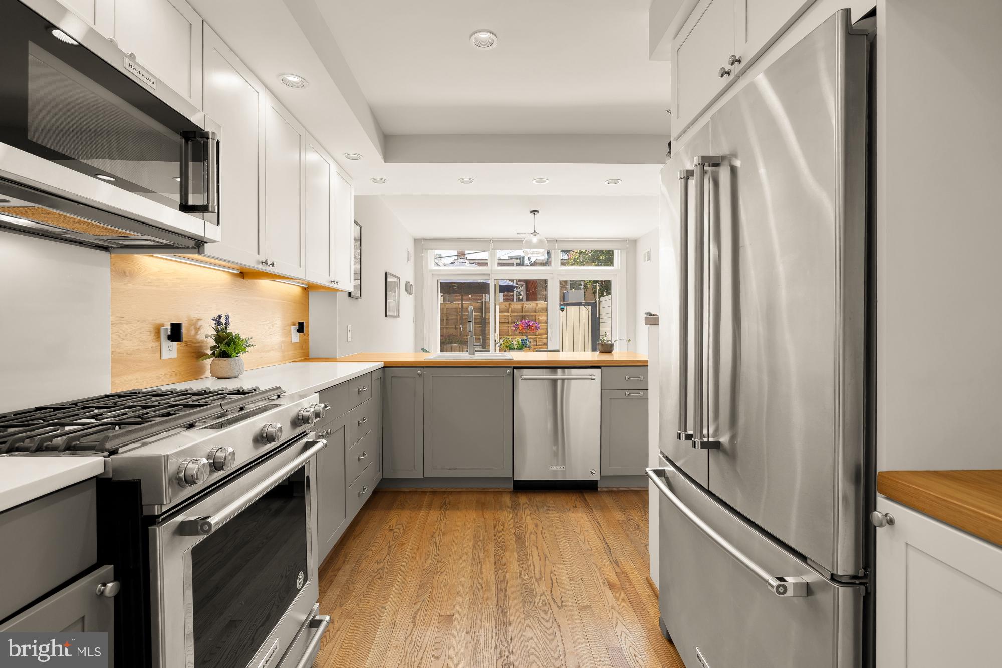 1736 V Street Northwest Washington, DC 20009 - Photo 8 of 40