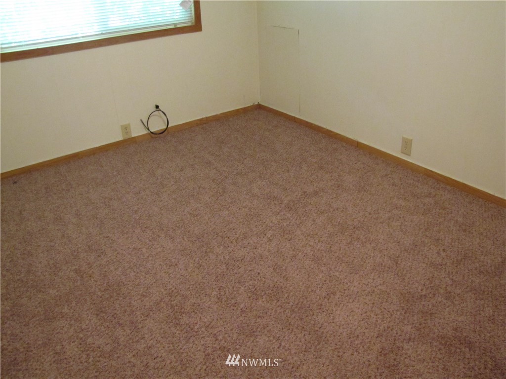 2030 East Maddock Road Port Angeles, WA 98362 - Photo 5 of 9 Gallery Image 5
