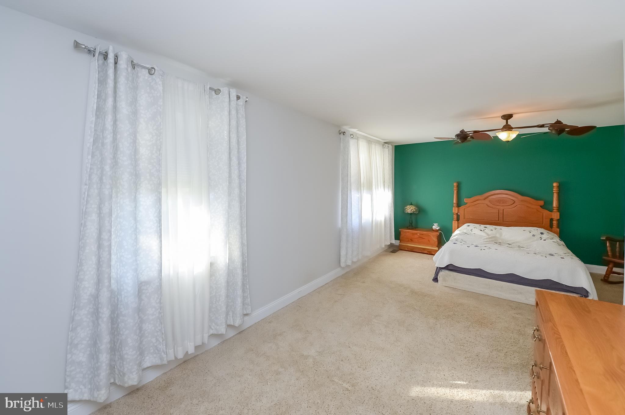 142 Oakmont Road Clementon, NJ 08021 - Photo 13 of 25 Primary bedroom