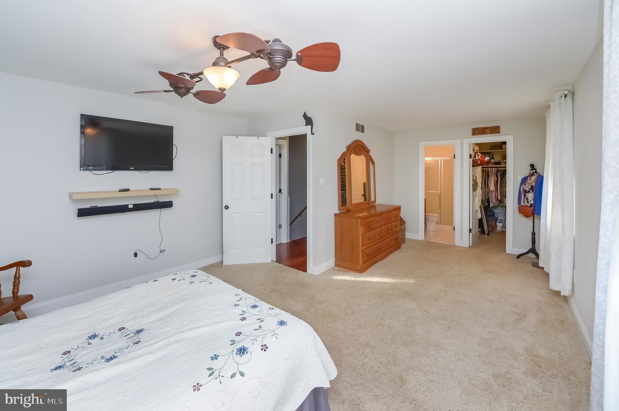 142 Oakmont Road Clementon, NJ 08021 - Photo 14 of 25 Primary bedroom
