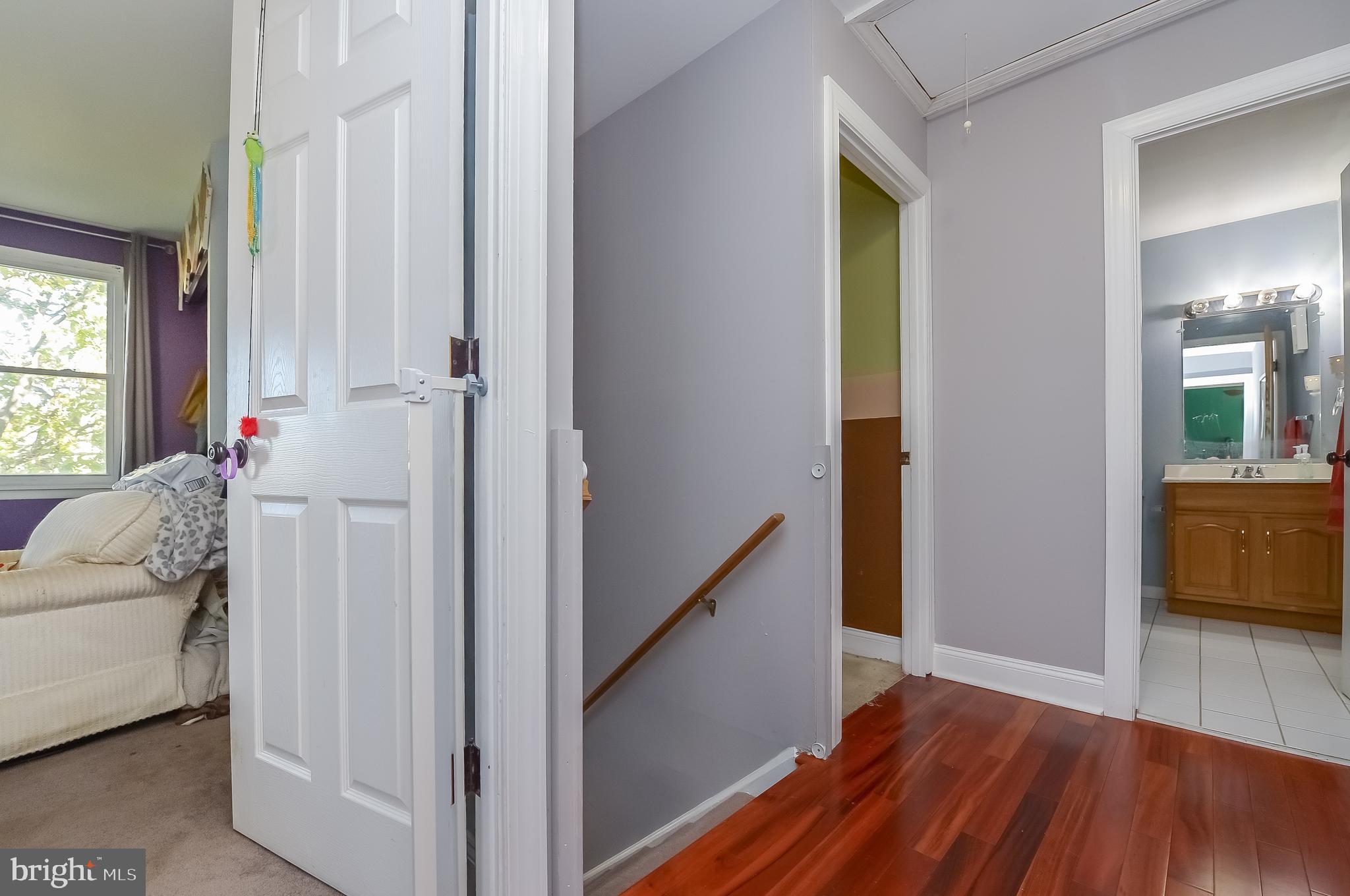 142 Oakmont Road Clementon, NJ 08021 - Photo 18 of 25 Hallway from Primary