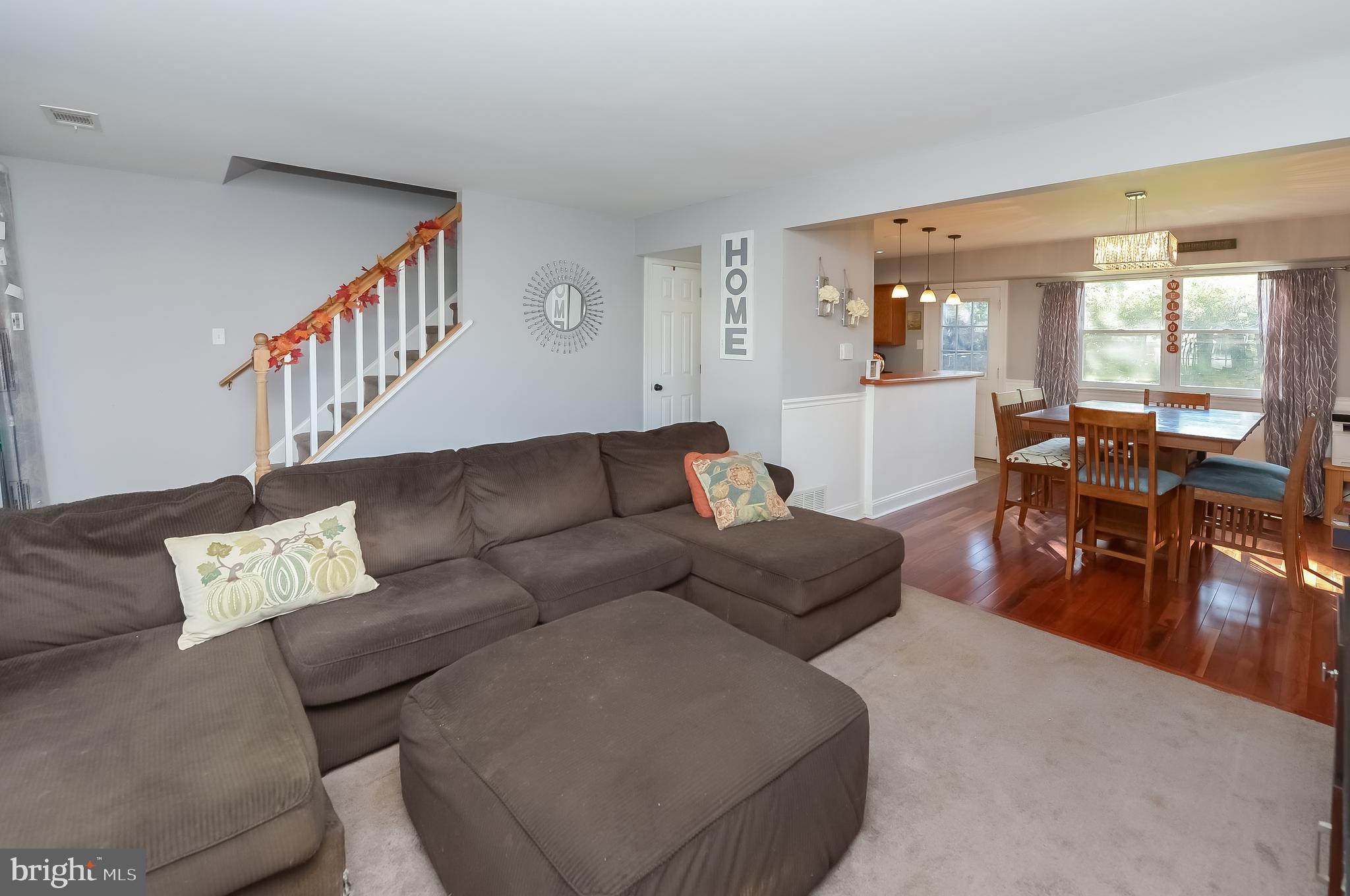 142 Oakmont Road Clementon, NJ 08021 - Photo 6 of 25 Open Living/Dining area