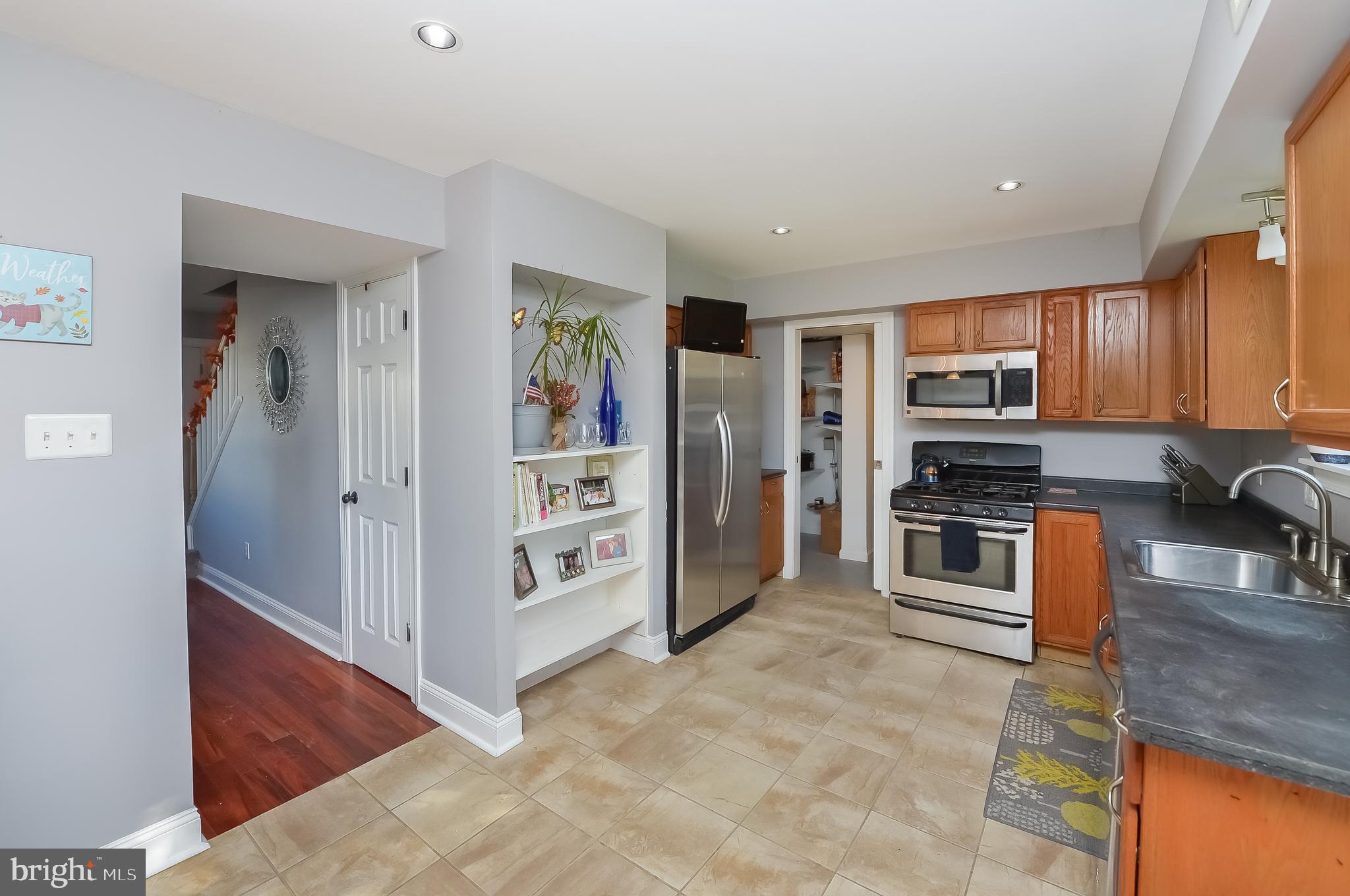 142 Oakmont Road Clementon, NJ 08021 - Photo 9 of 25 Kitchen from Breakfast Bar
