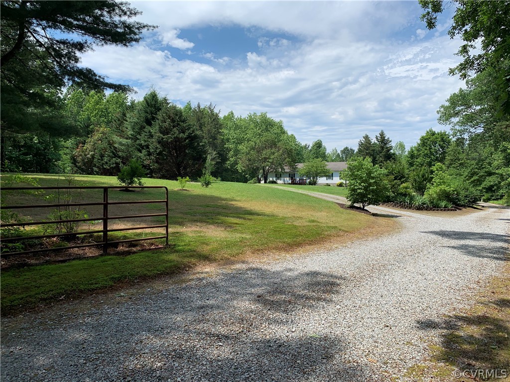 3416 Cox Road Wilsons, VA 23894 - Photo 3 of 33