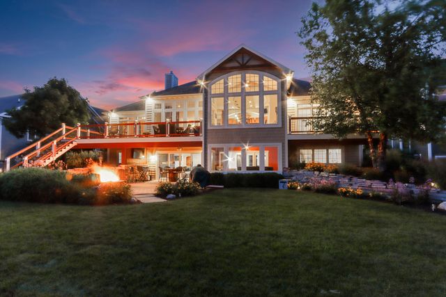 530 Boulder Ridge Drive, Lake Geneva, WI 53147