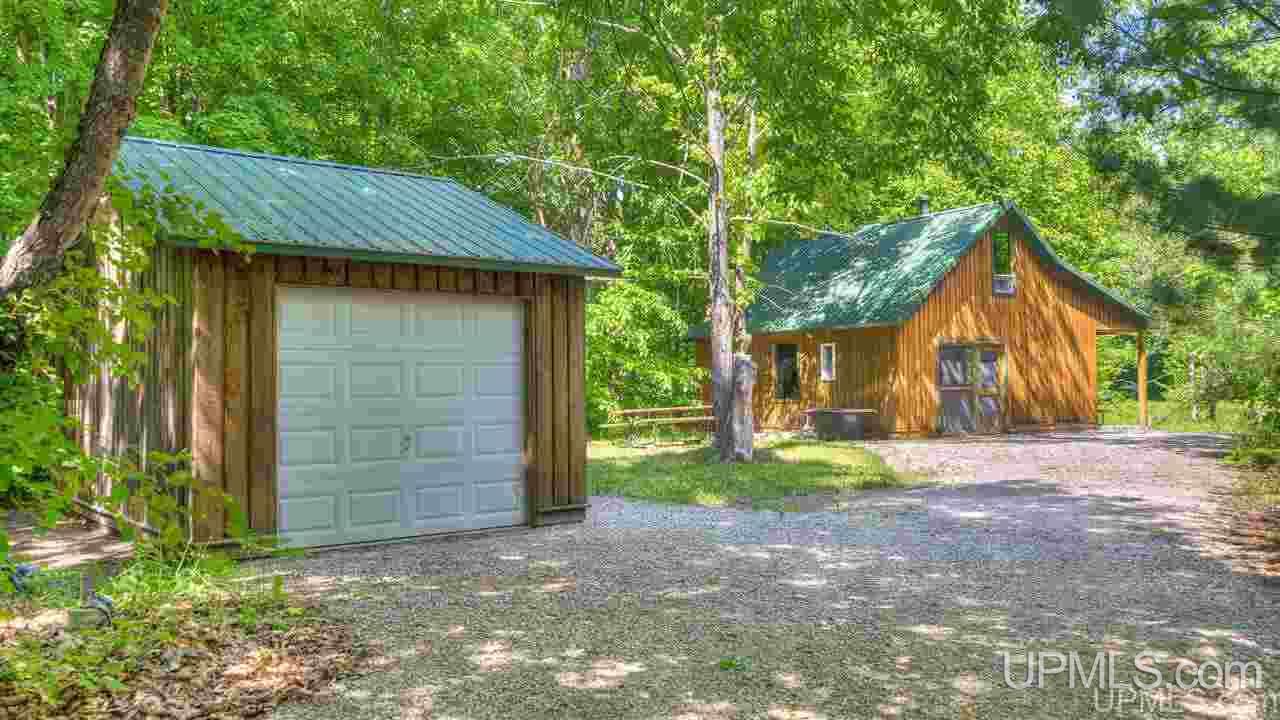11084 Ridge Road Manistique, MI 49854 - Photo 3 of 22