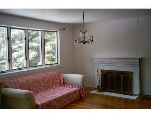 19 Standish Road Bellingham, MA 02019 - Photo 3 of 7 Gallery Image 3