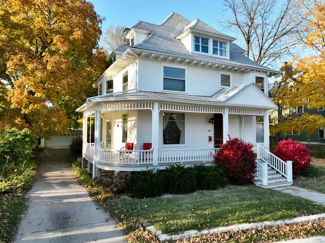 $499,000 | 615 St Lawrence Avenue, Janesville, WI 53545