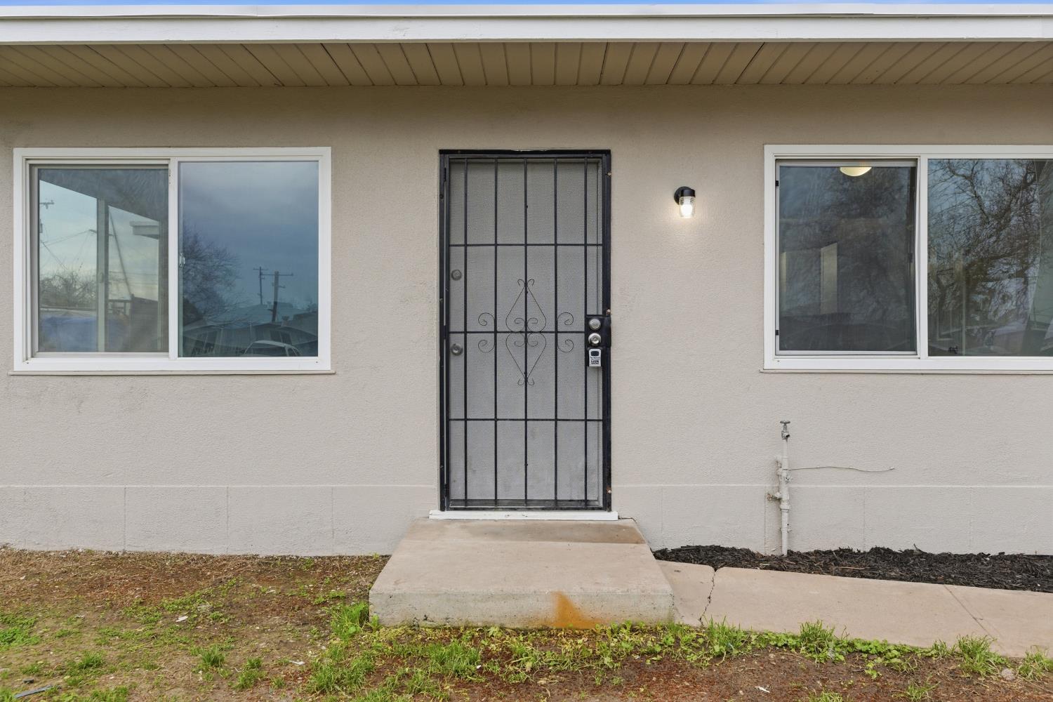 1726 East 23rd Street Merced, CA 95340 - Photo 2 of 22