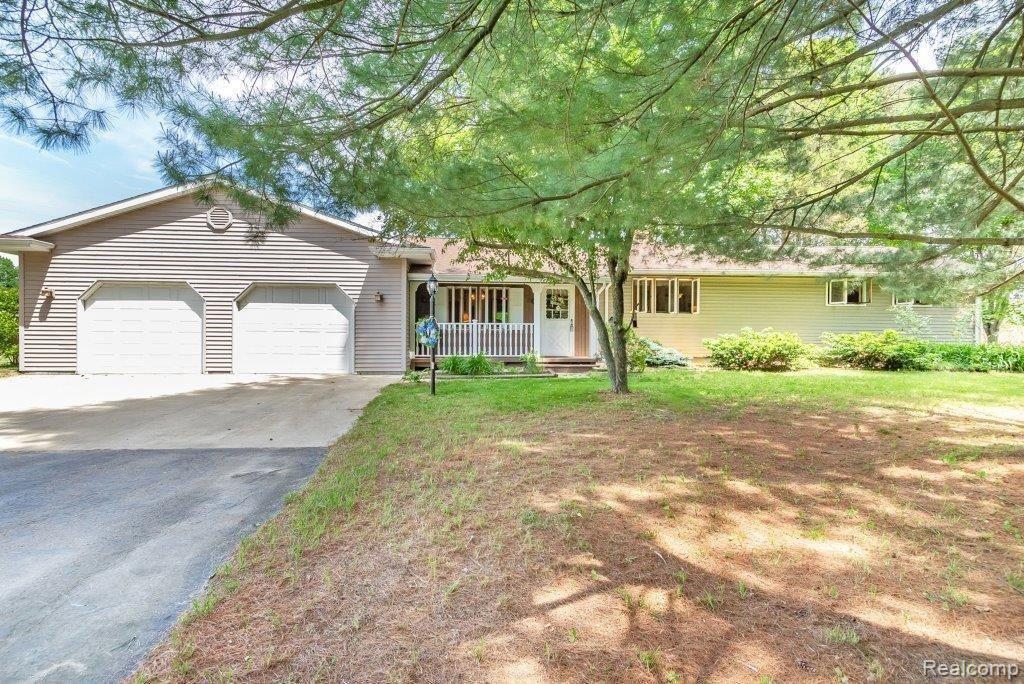 1890 Callis Road Lapeer, MI 48446 - Photo 1 of 51 2Y7A5943.jpg