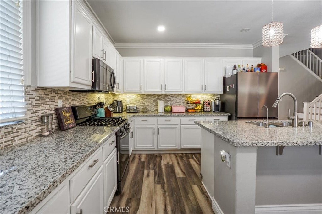 29061 La Ladera Road Menifee, CA 92584 - Photo 15 of 57 Granite counter tops
