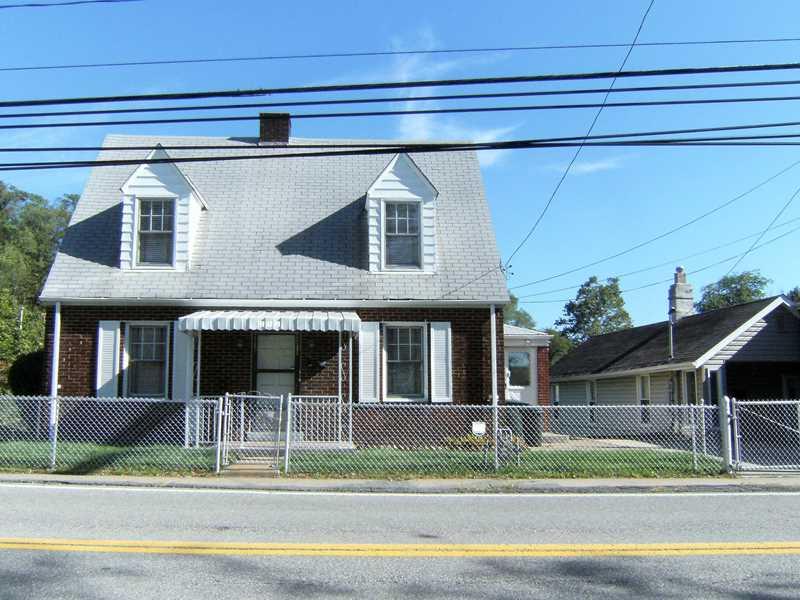 252 McCoy Road McKees Rocks, PA 15136 - Photo 1 of 16 Exterior Front.