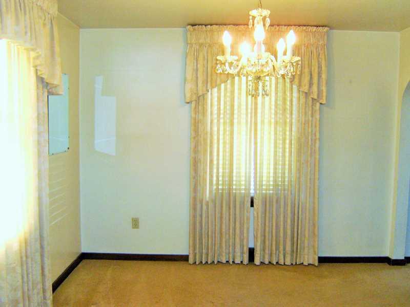 252 McCoy Road McKees Rocks, PA 15136 - Photo 4 of 16 Dining Room.