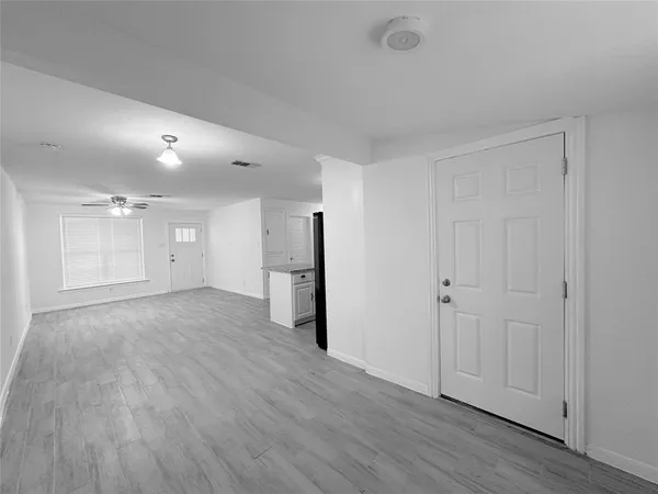 $264,900 | 706 Carter Drive, Arlington, TX 76010