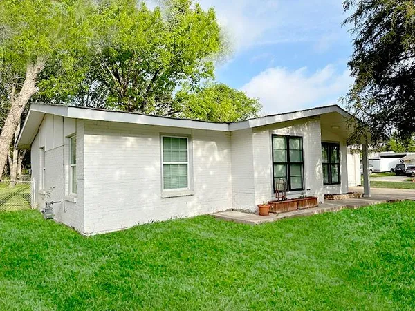 $264,900 | 706 Carter Drive, Arlington, TX 76010