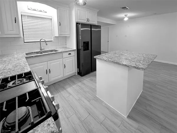$264,900 | 706 Carter Drive, Arlington, TX 76010