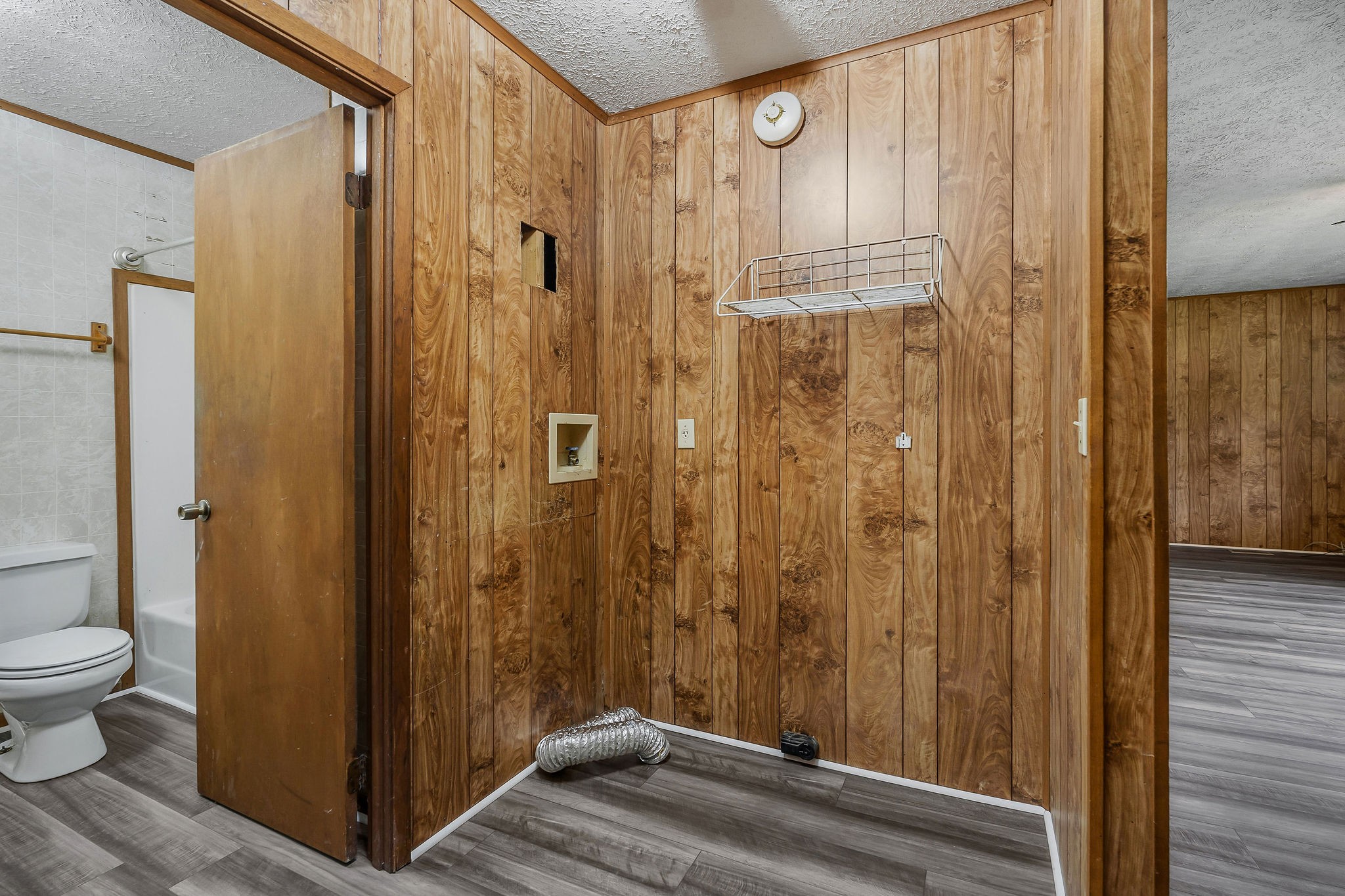 569 Robs Road Grimsley, TN 38565 - Photo 13 of 40 a view of bathroom with shower