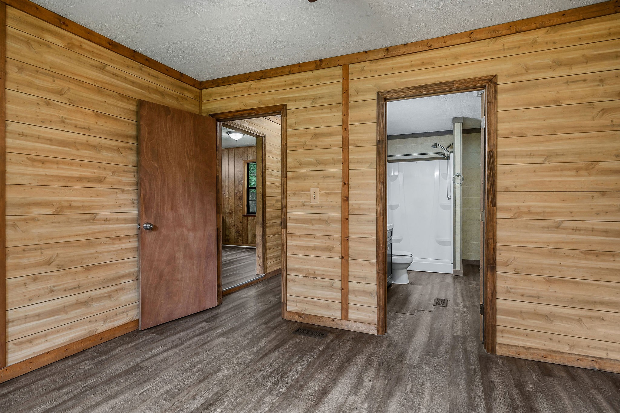 569 Robs Road Grimsley, TN 38565 - Photo 10 of 40 a view of a hallway with wooden floor and closet