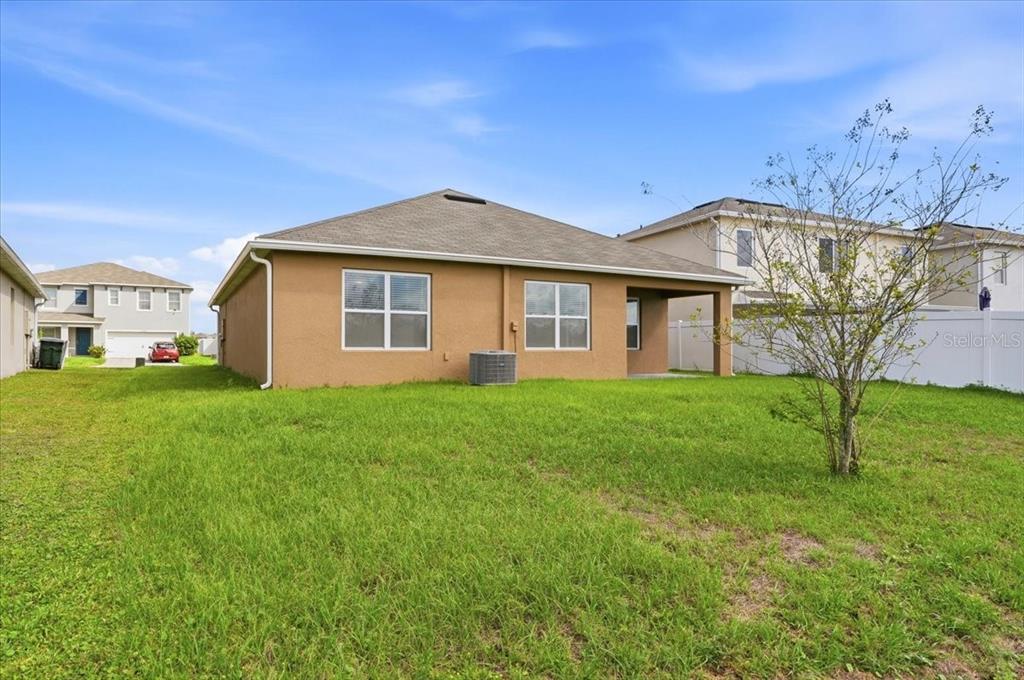 2829 Grandbury Grove Road Lakeland, FL 33811 - Photo 38 of 50