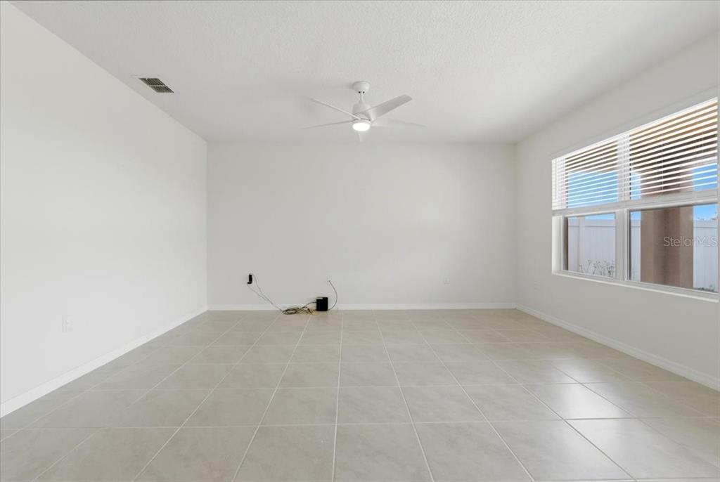 2829 Grandbury Grove Road Lakeland, FL 33811 - Photo 6 of 50