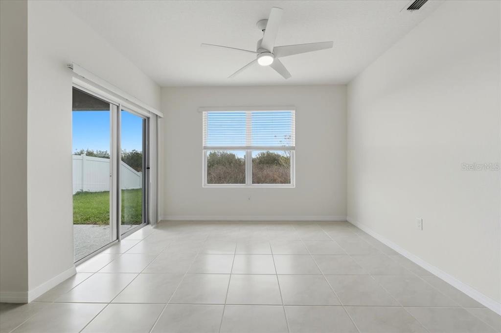 2829 Grandbury Grove Road Lakeland, FL 33811 - Photo 9 of 50