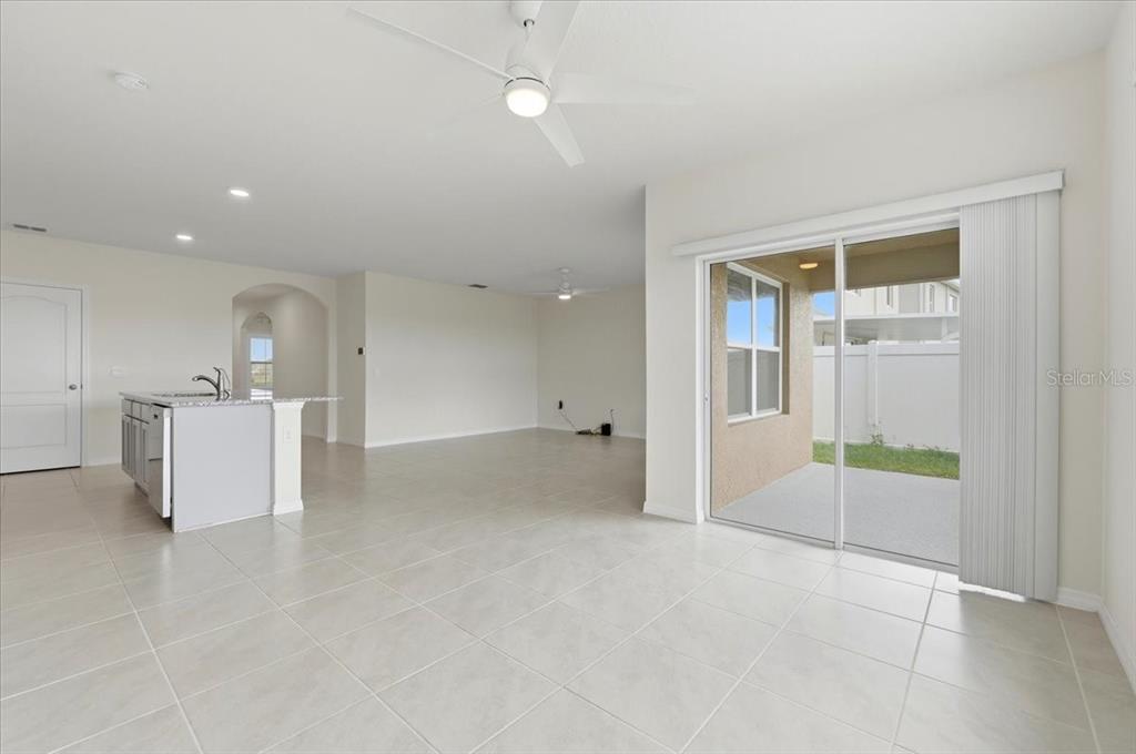 2829 Grandbury Grove Road Lakeland, FL 33811 - Photo 10 of 50