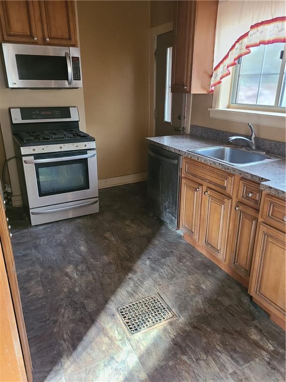 3004 Marshall Road Pittsburgh, PA 15214 - Photo 7 of 18 Gallery Image 7