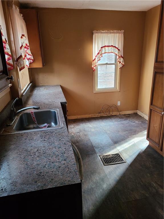 3004 Marshall Road Pittsburgh, PA 15214 - Photo 8 of 18 Gallery Image 8