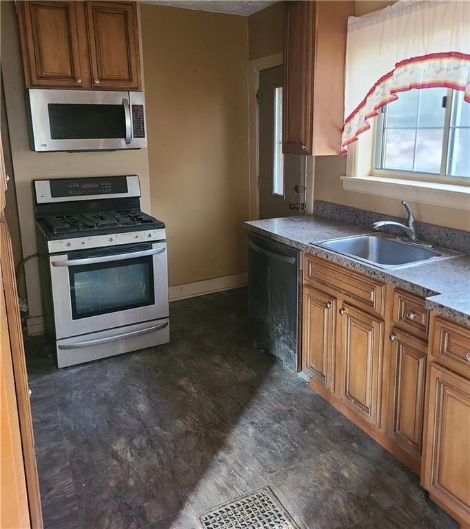 3004 Marshall Road Pittsburgh, PA 15214 - Photo 9 of 18 Gallery Image 9