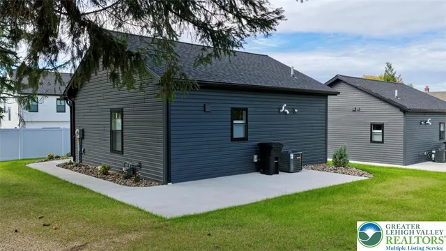 $1,790 | 1507 Lincoln Street, Unit B, Catasauqua, PA 18032