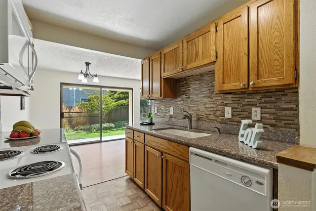 $292,000 | 26425 Northeast Pennsylvania Avenue, Unit 34, Kingston, WA 98346