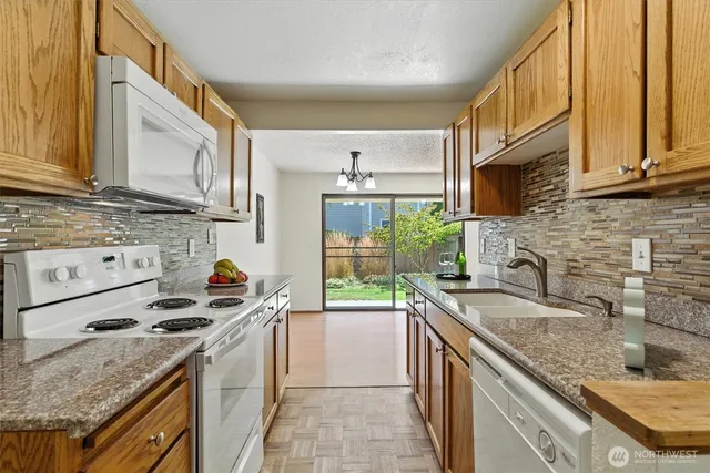 $292,000 | 26425 Northeast Pennsylvania Avenue, Unit 34, Kingston, WA 98346