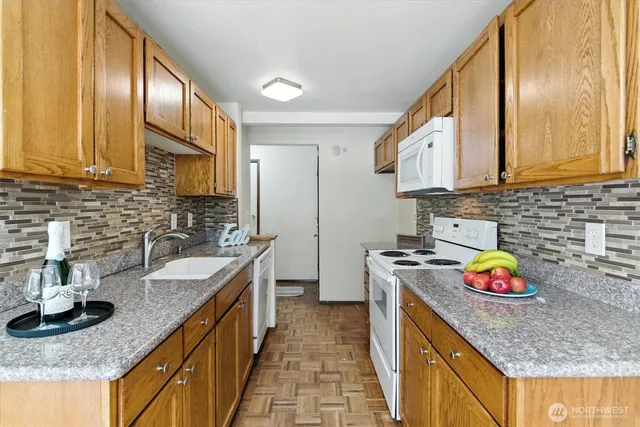 $292,000 | 26425 Northeast Pennsylvania Avenue, Unit 34, Kingston, WA 98346