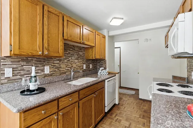 $292,000 | 26425 Northeast Pennsylvania Avenue, Unit 34, Kingston, WA 98346