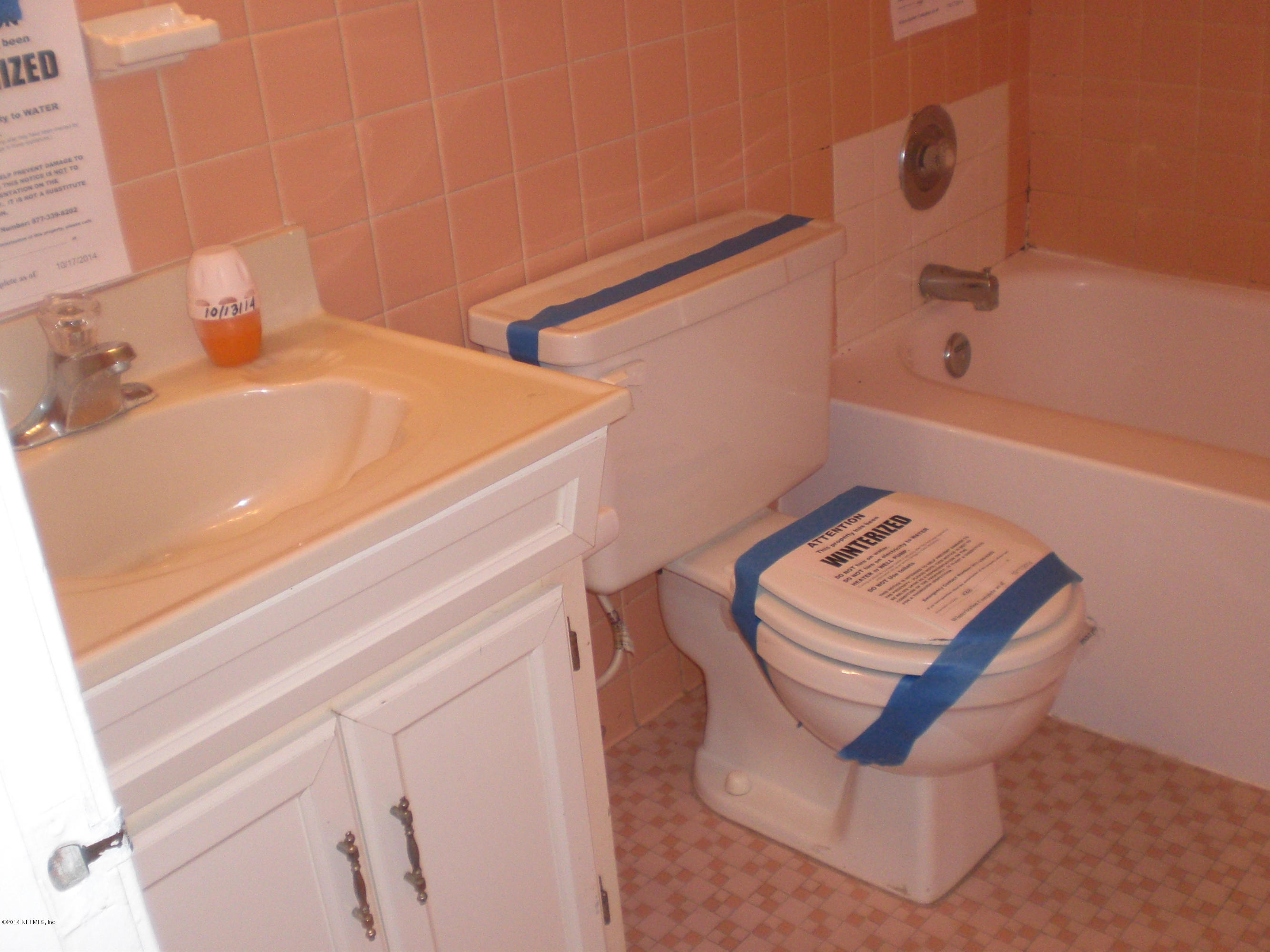8818 Ricardo Lane Jacksonville, FL 32216 - Photo 15 of 18 Bath 1