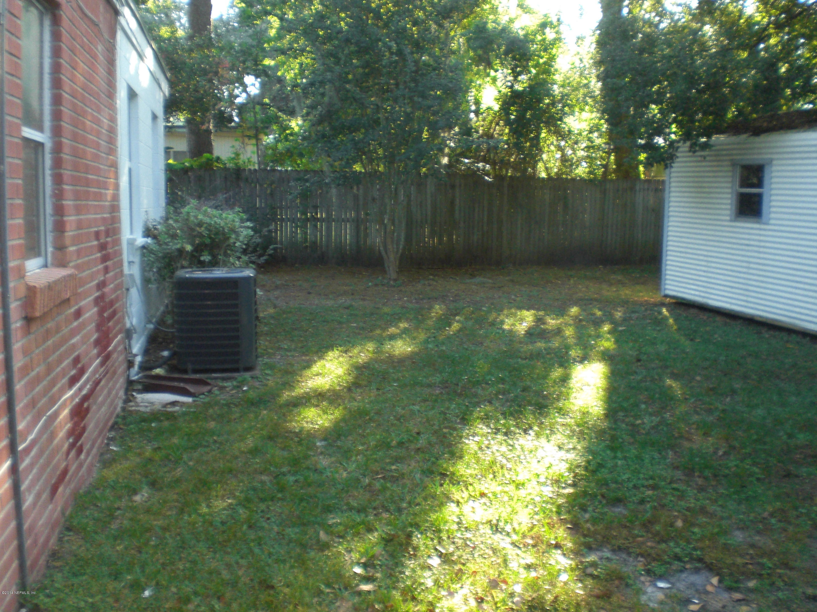 8818 Ricardo Lane Jacksonville, FL 32216 - Photo 3 of 18 Backyard